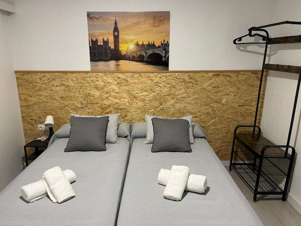 Triple Room at Hostal NV Airport, Málaga
